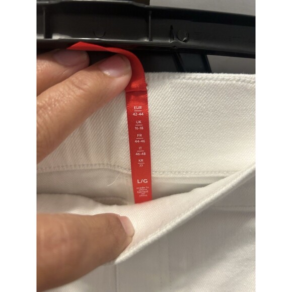 SPANX Size Large White Skinny Distressed Pull-on Jeans Shapewear Tummy Control - Picture 3 of 9